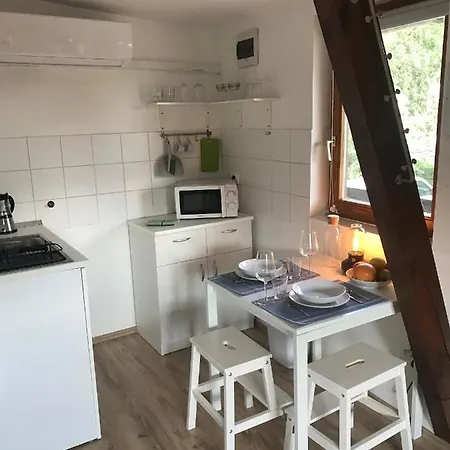 Lovas Udvarhaz Ezuest Zabla Apartman Piliscsaba Exterior photo