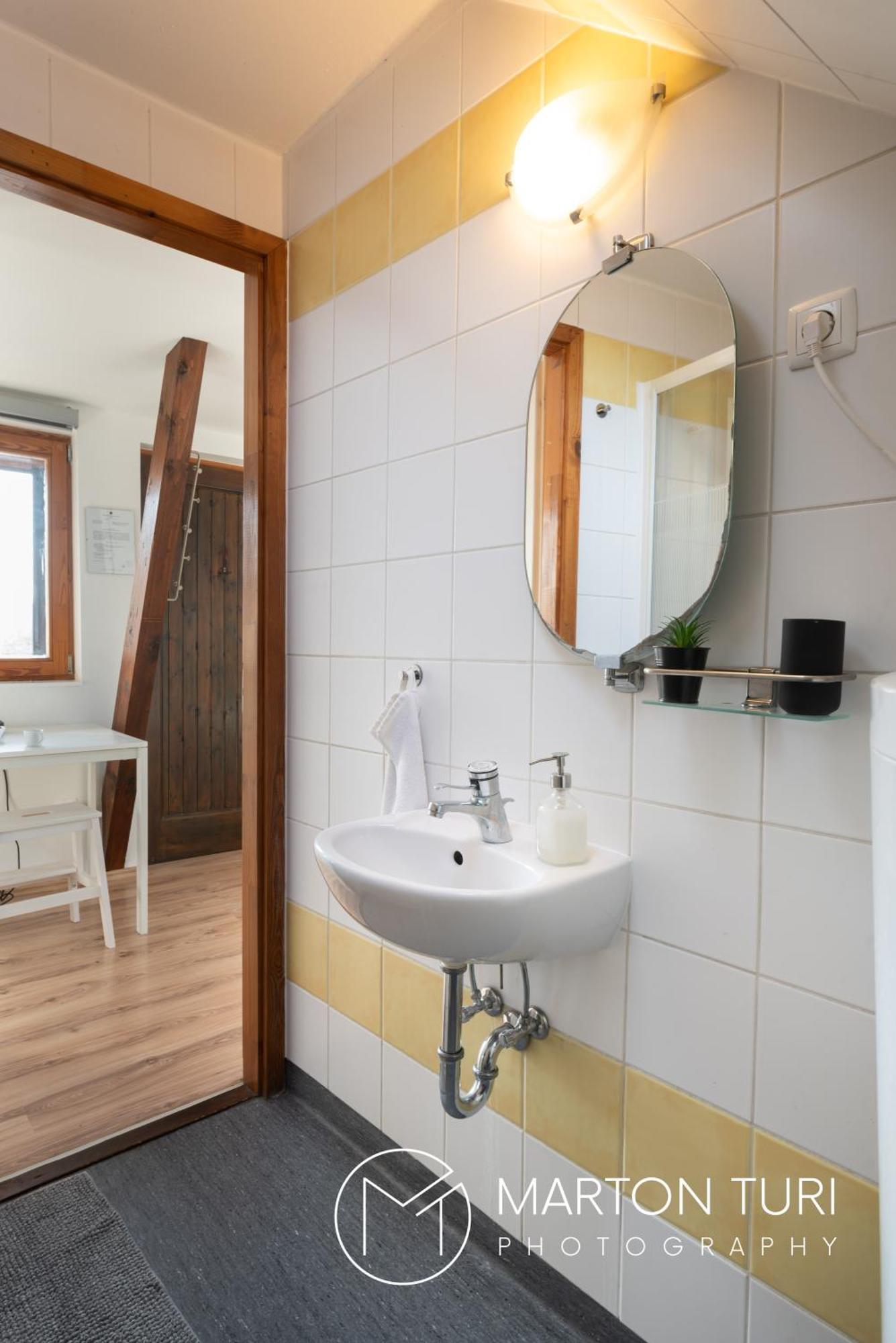 Apartament Lovas Udvarhaz Ezuest Zabla